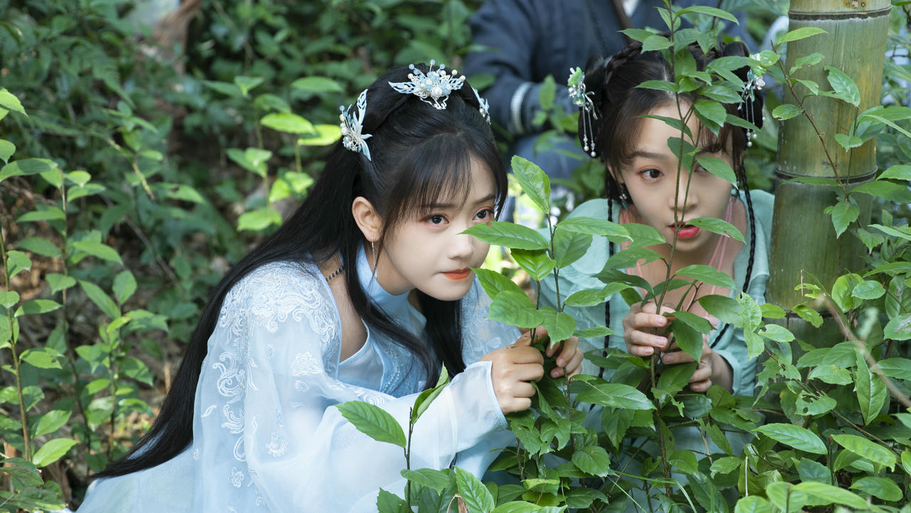 【B6091】绝世千金重启版-Unique Lady Build.19935615.20250925+全DLC 免安装中文版[6.71GB]